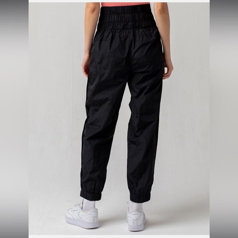 NWOT FREE PEOPLE MOVEMENT THE WAY HOME JOGGERS SIZE M - Picture 3 of 7